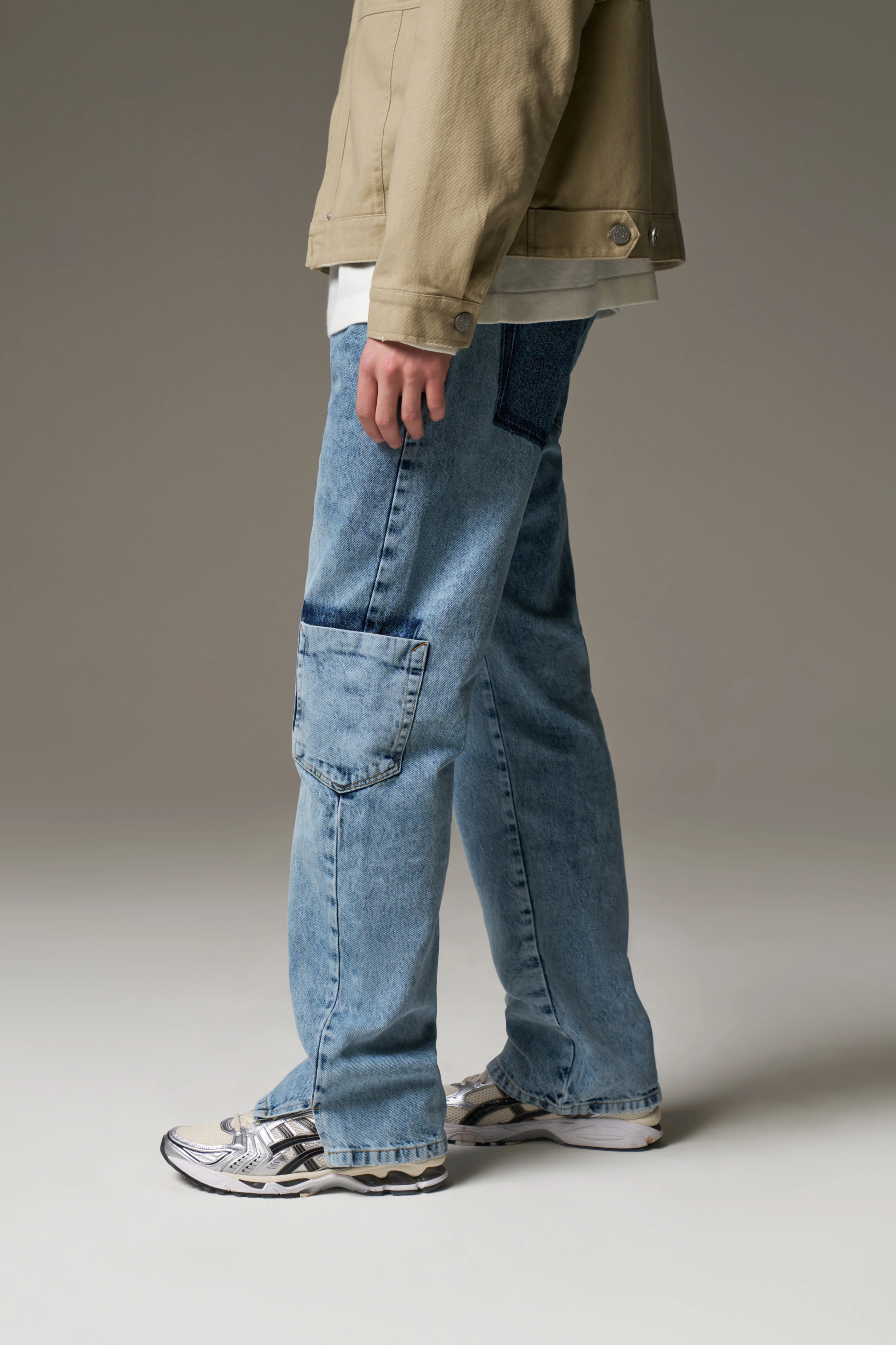 MULTI POCKET WASHED JEAN - BLUE WASH - Image 4