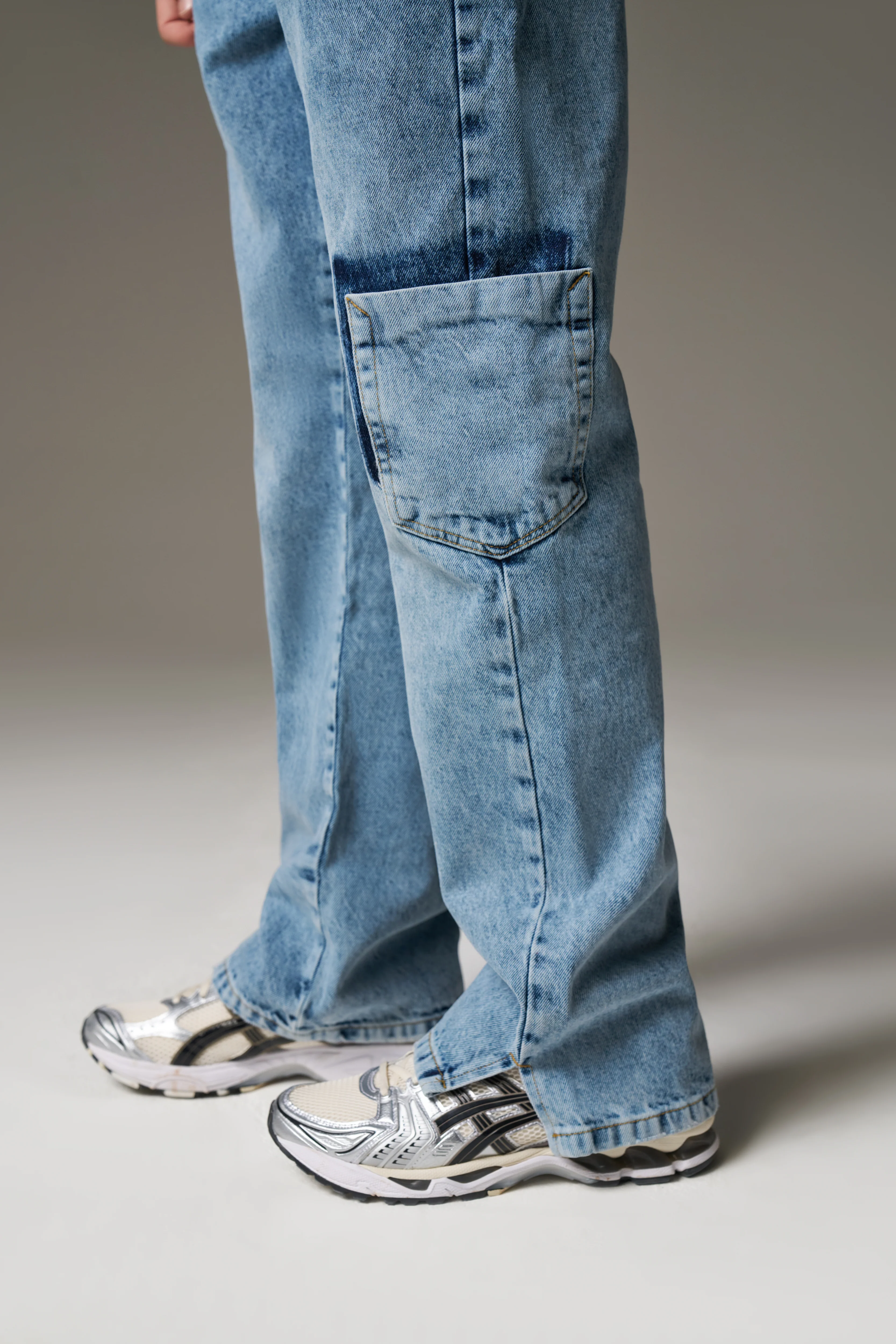 MULTI POCKET WASHED JEAN - BLUE WASH - Image 5