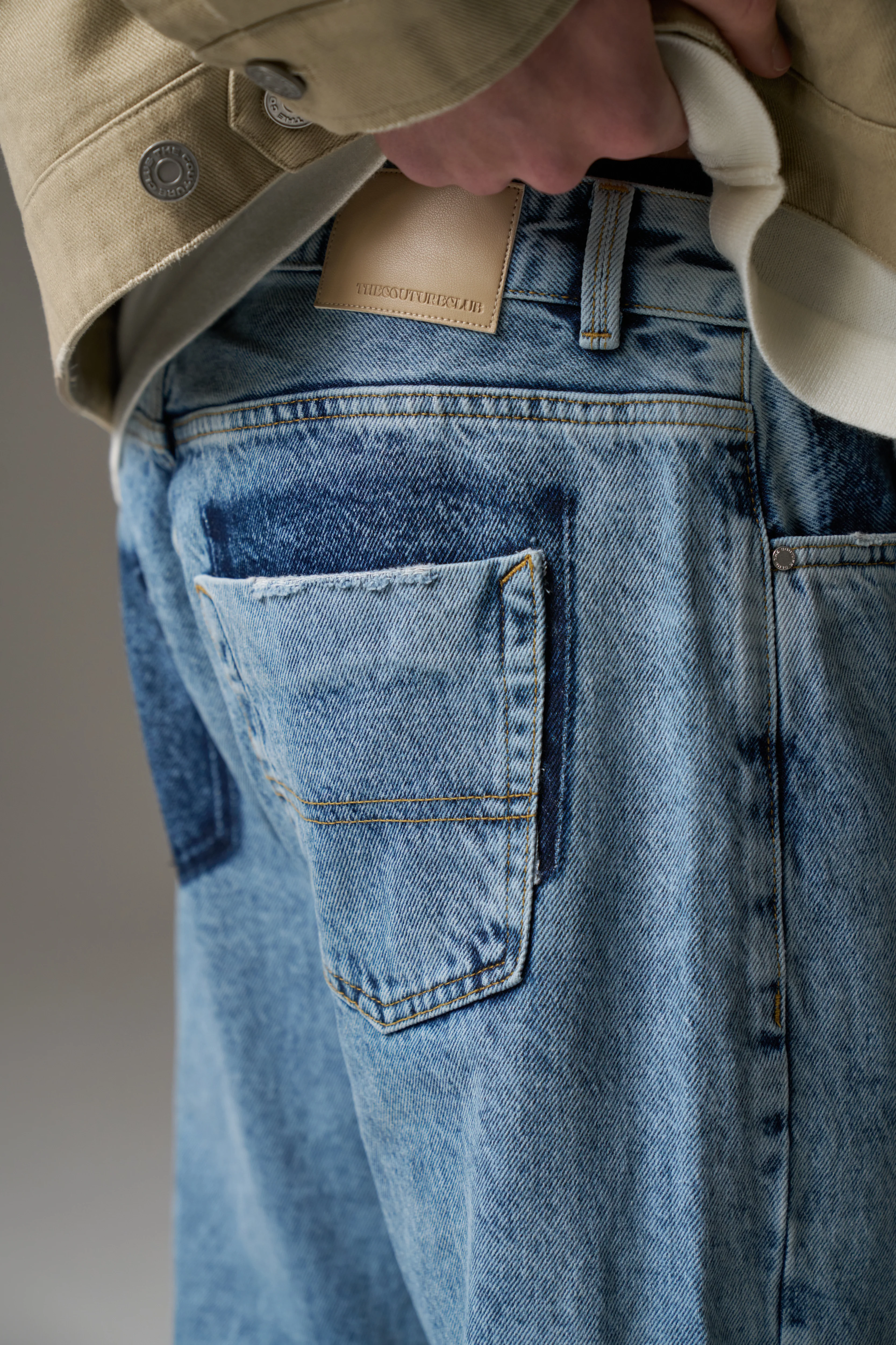 MULTI POCKET WASHED JEAN - BLUE WASH - Image 6