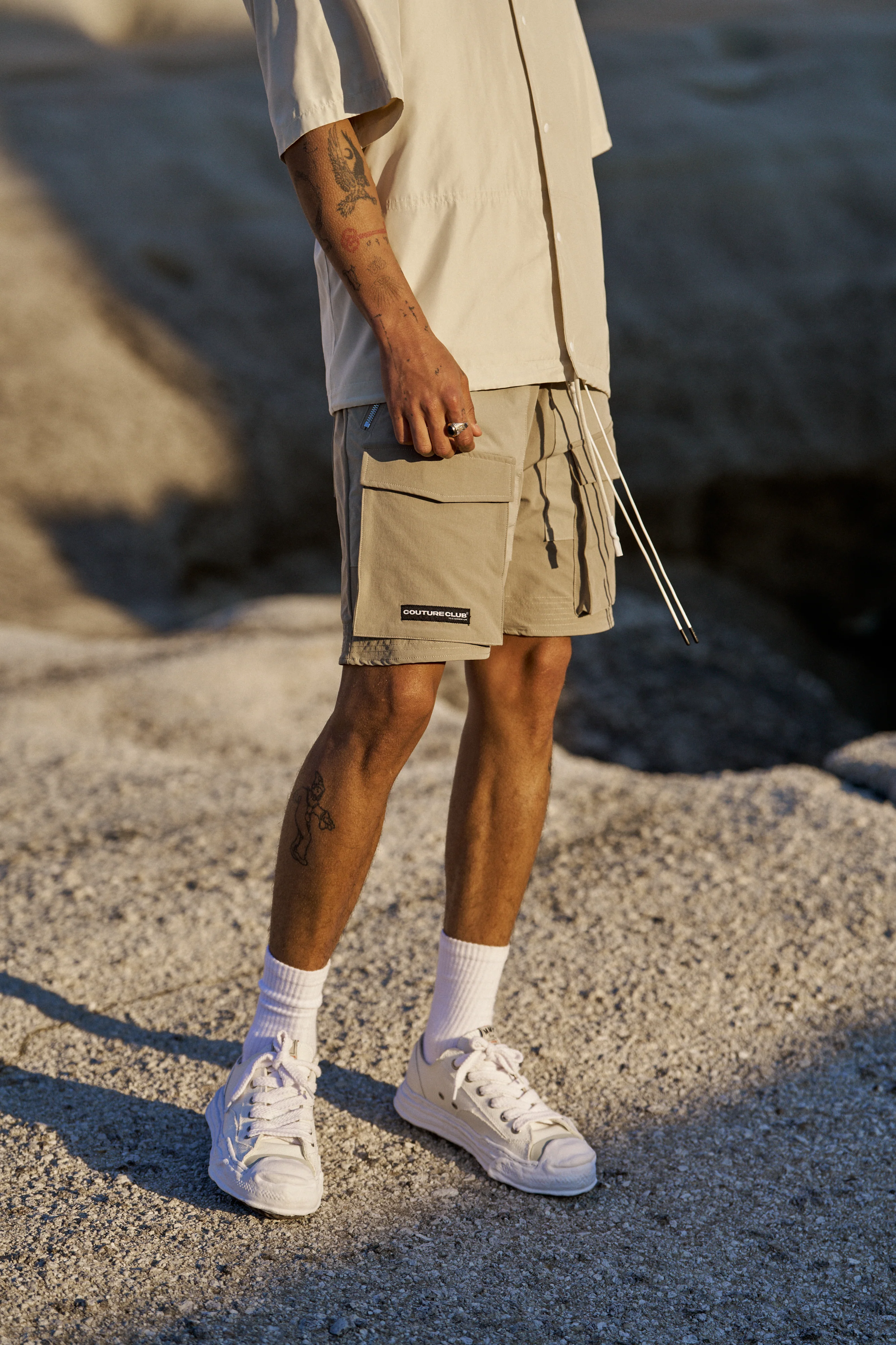 PANELLED CARGO SHORTS - BEIGE - Image 3