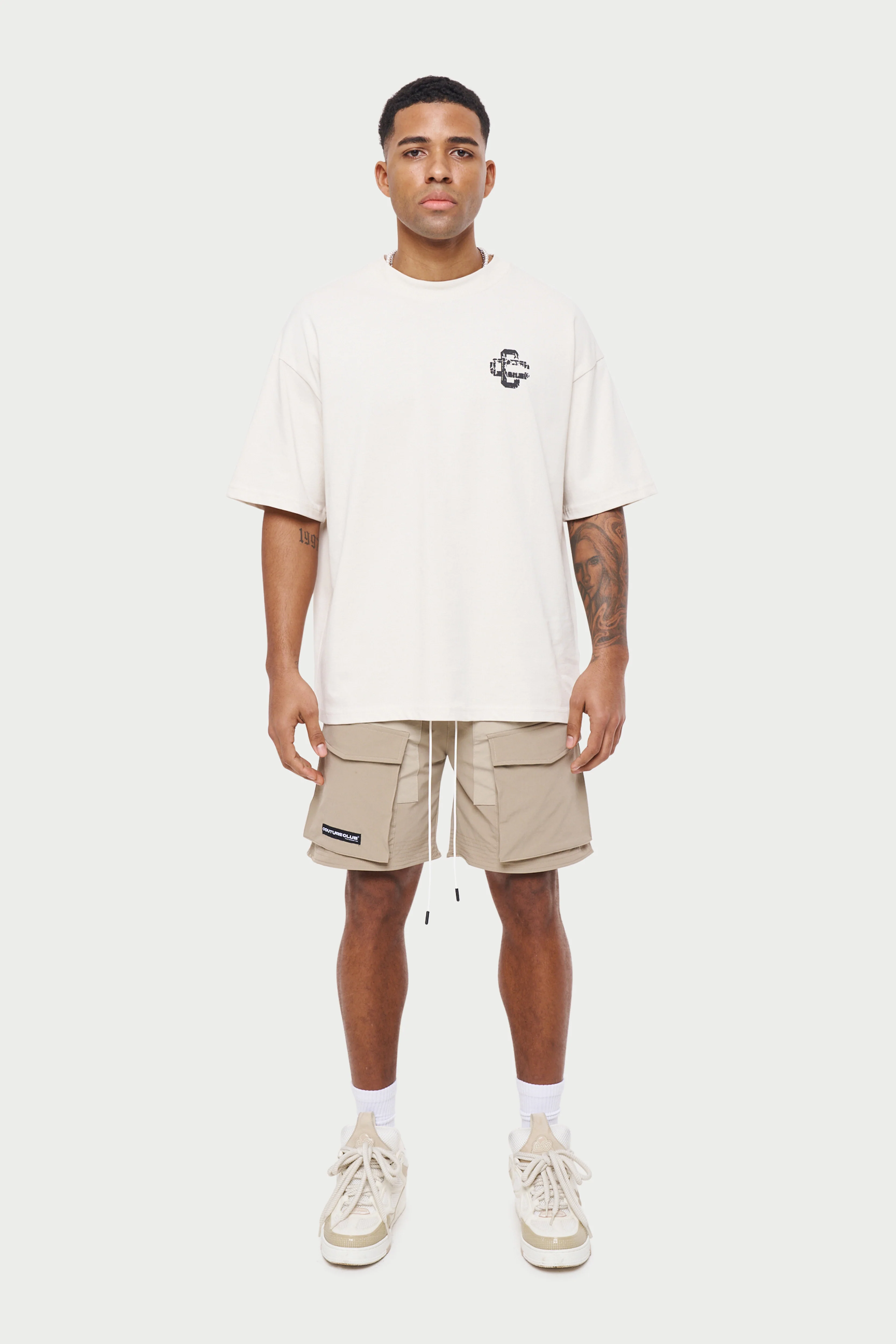 PANELLED CARGO SHORTS - BEIGE - Image 4