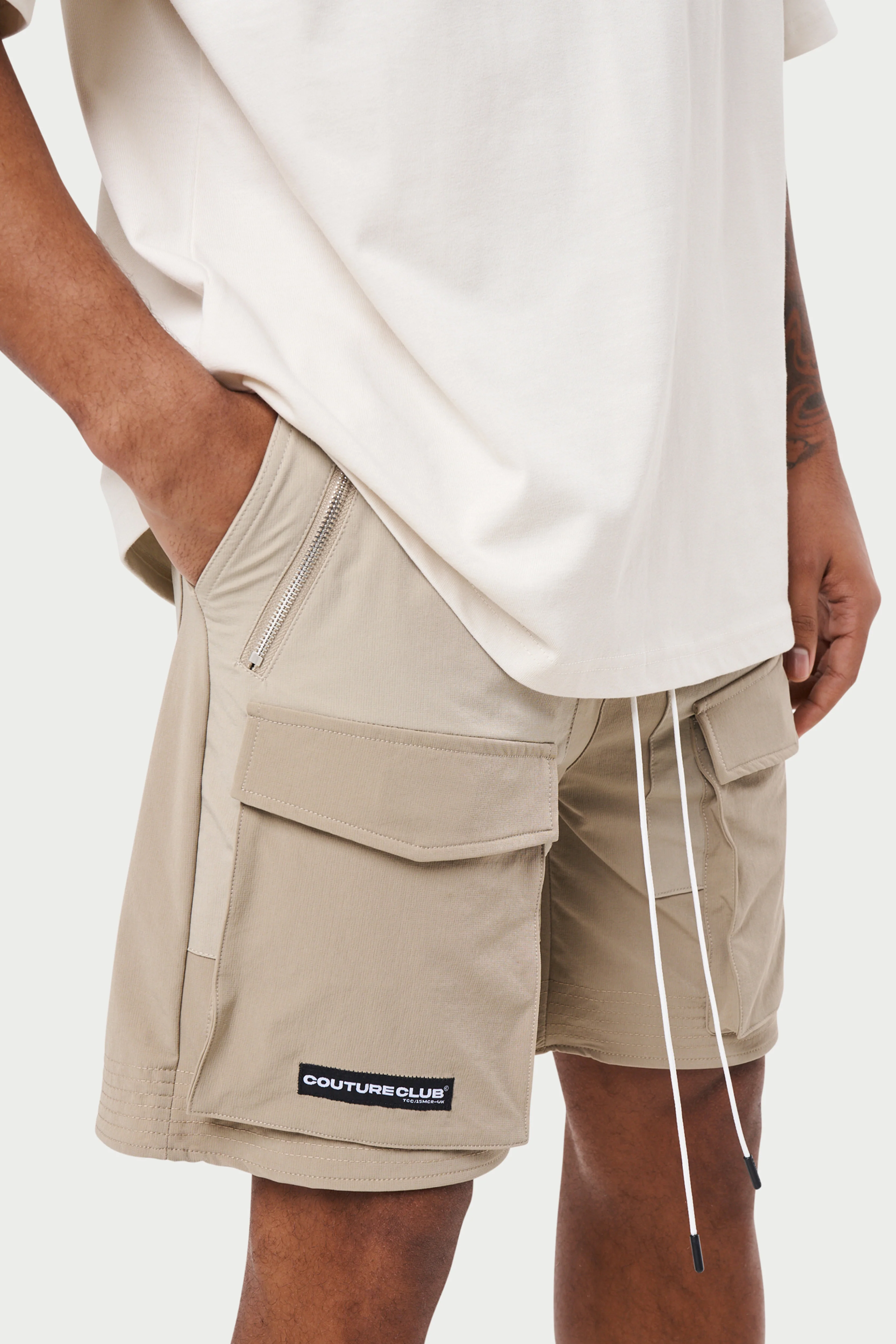 PANELLED CARGO SHORTS - BEIGE - Image 7