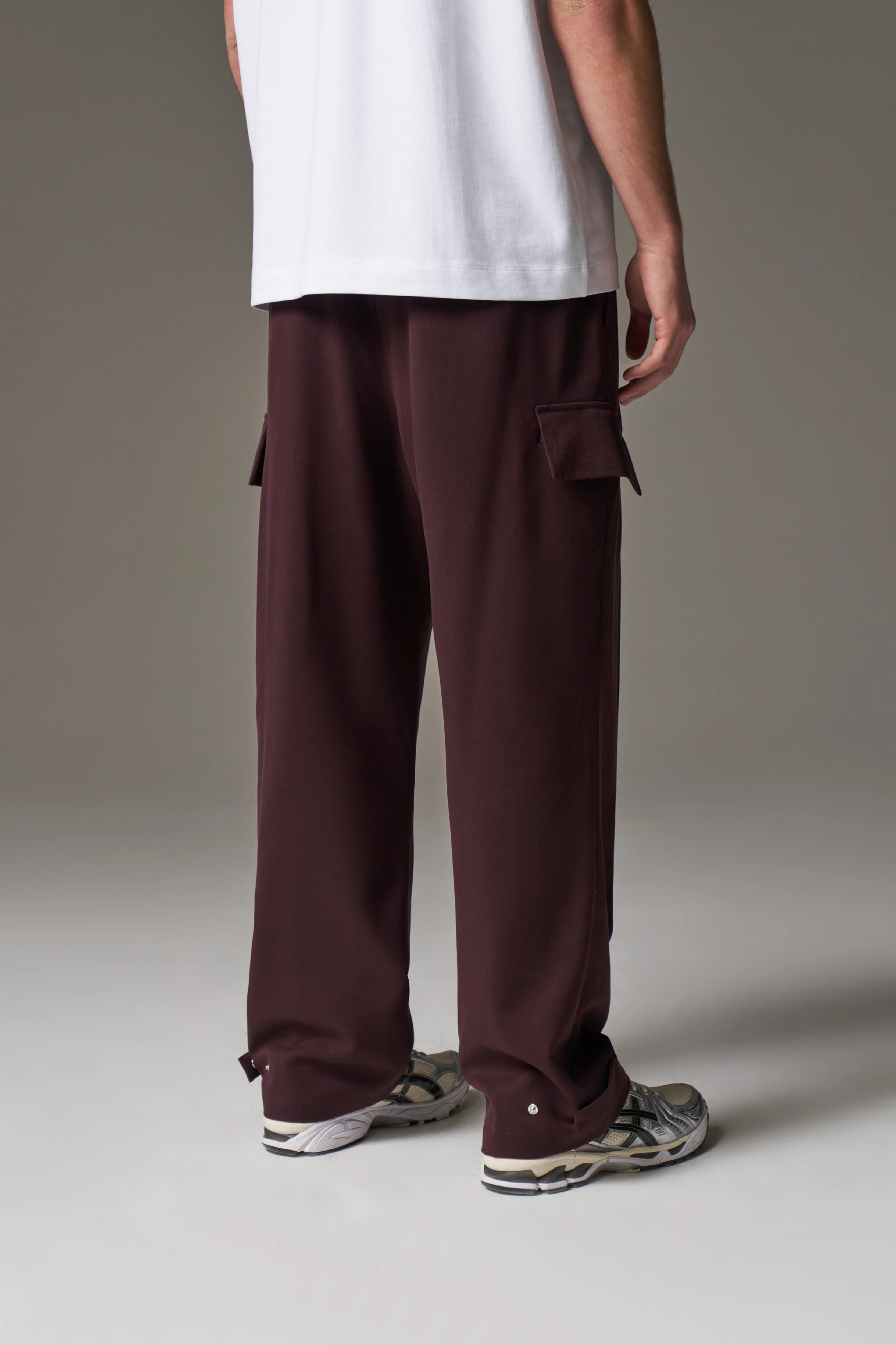PLEATED WIDE LEG TROUSER - BURGUNDY - Image 6