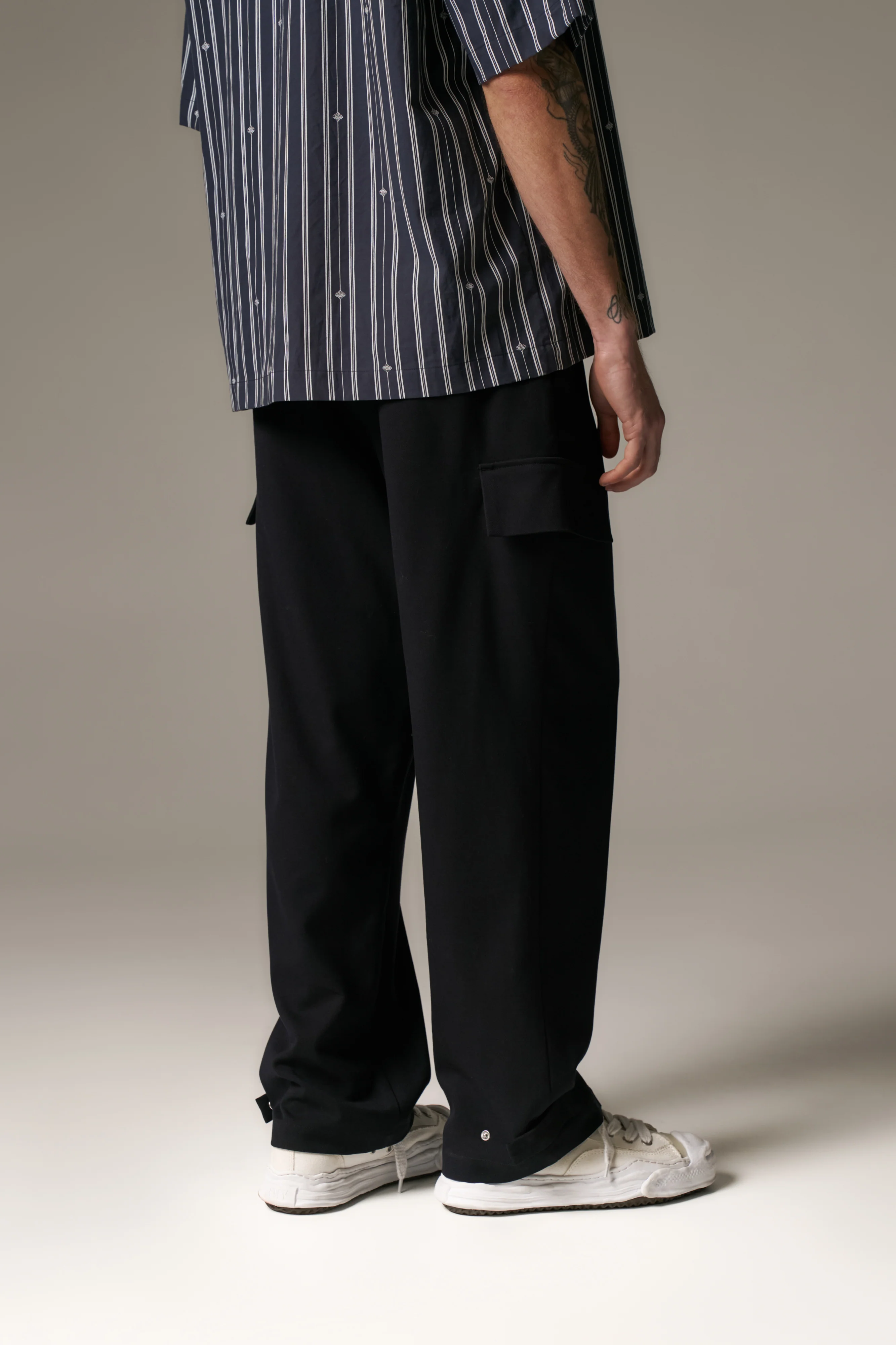 PLEATED WIDE LEG TROUSER - NAVY - Image 7
