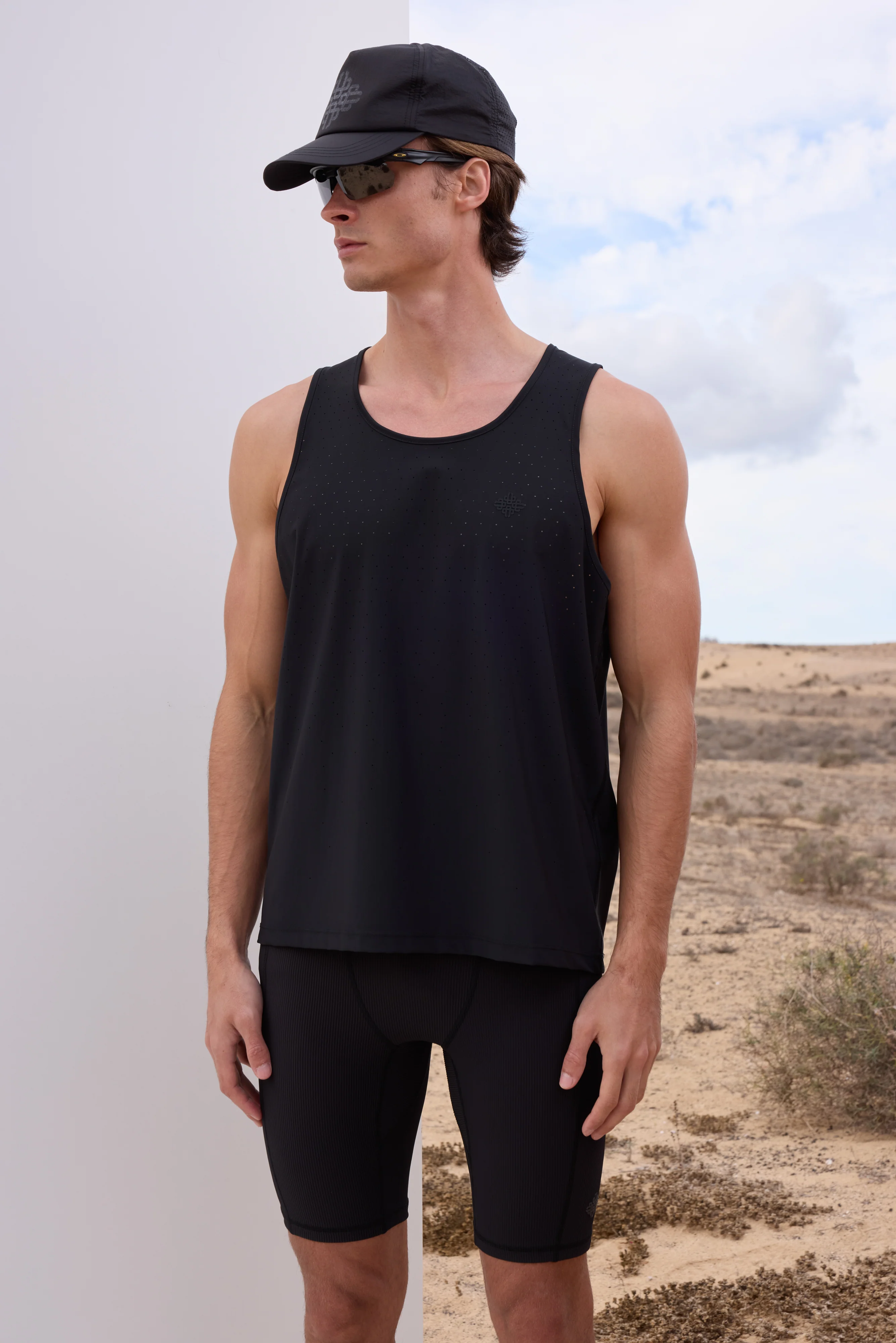 RUNNING VEST - BLACK - Image 2