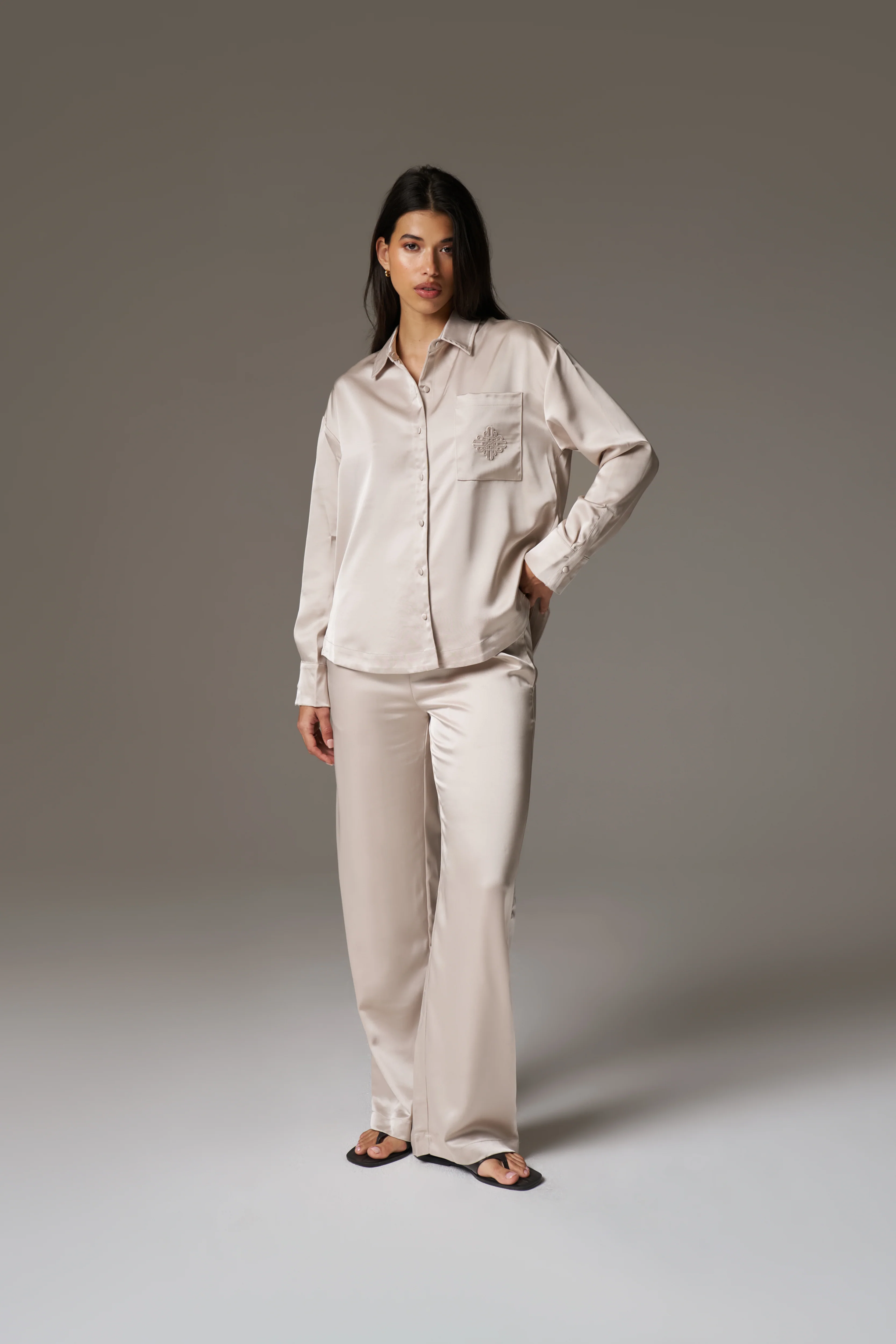 SATIN EMBLEM SHIRT - BEIGE - Image 9