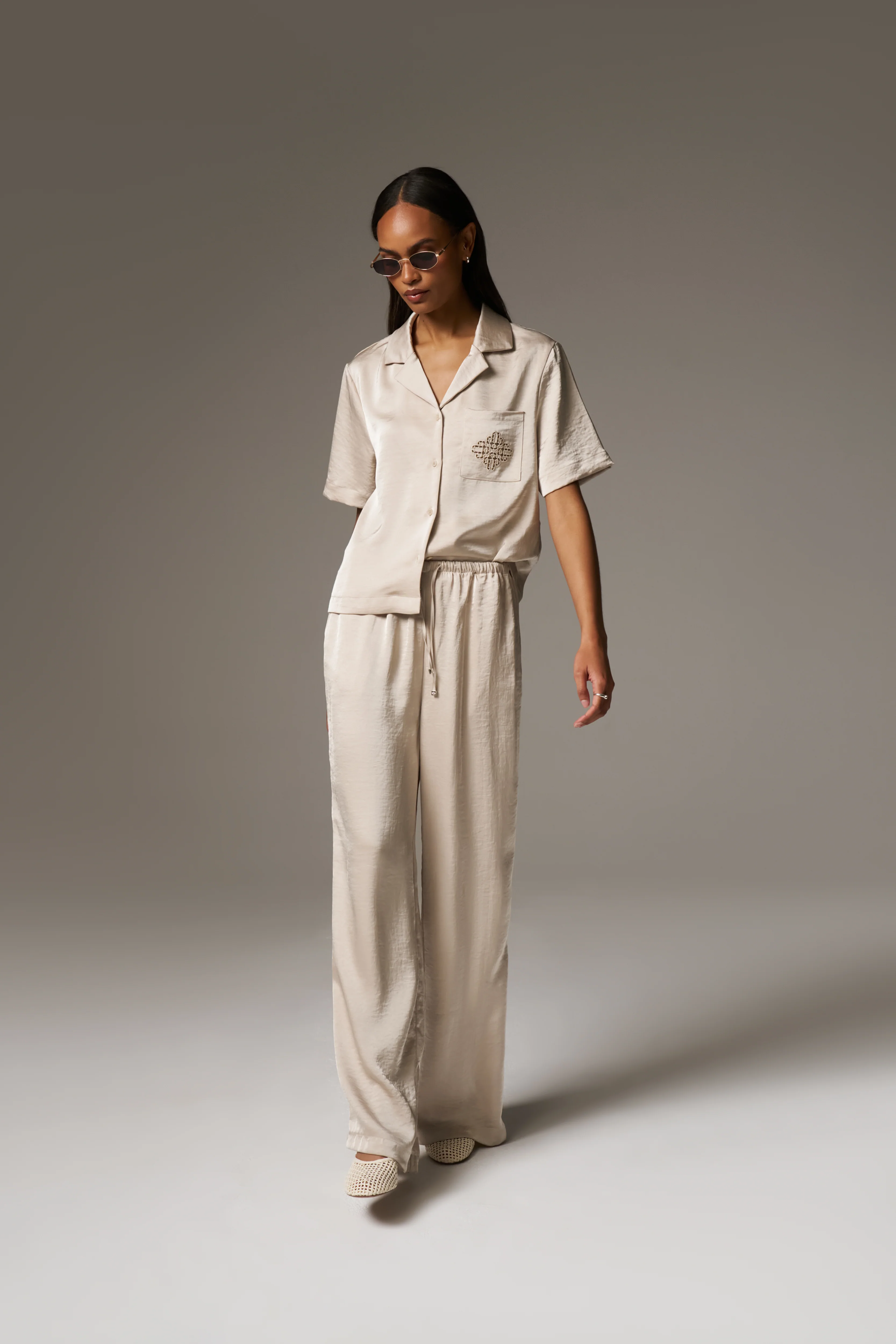 SATIN WIDE LEG EMBLEM TROUSERS - BEIGE - Image 5