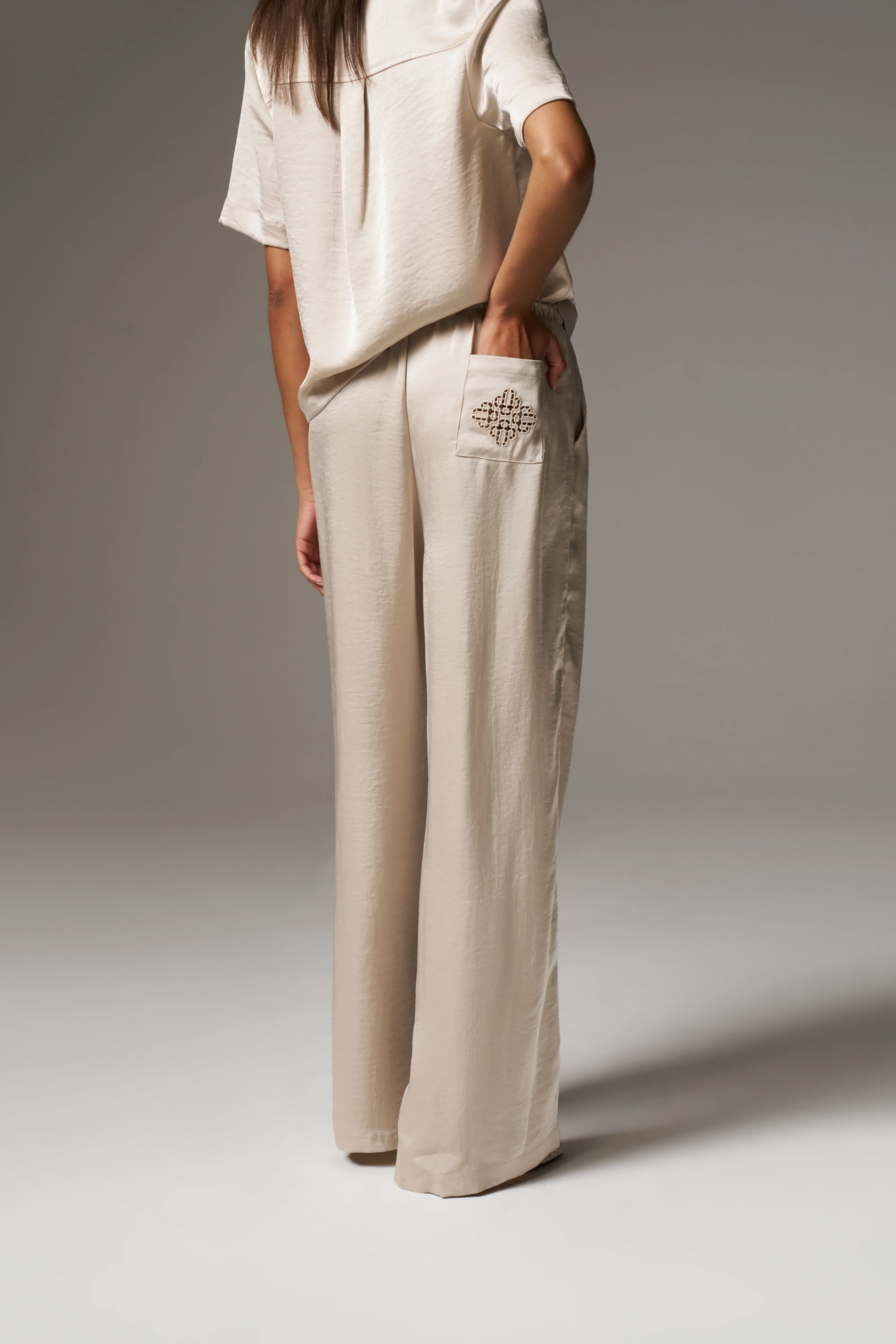 SATIN WIDE LEG EMBLEM TROUSERS - BEIGE - Image 7