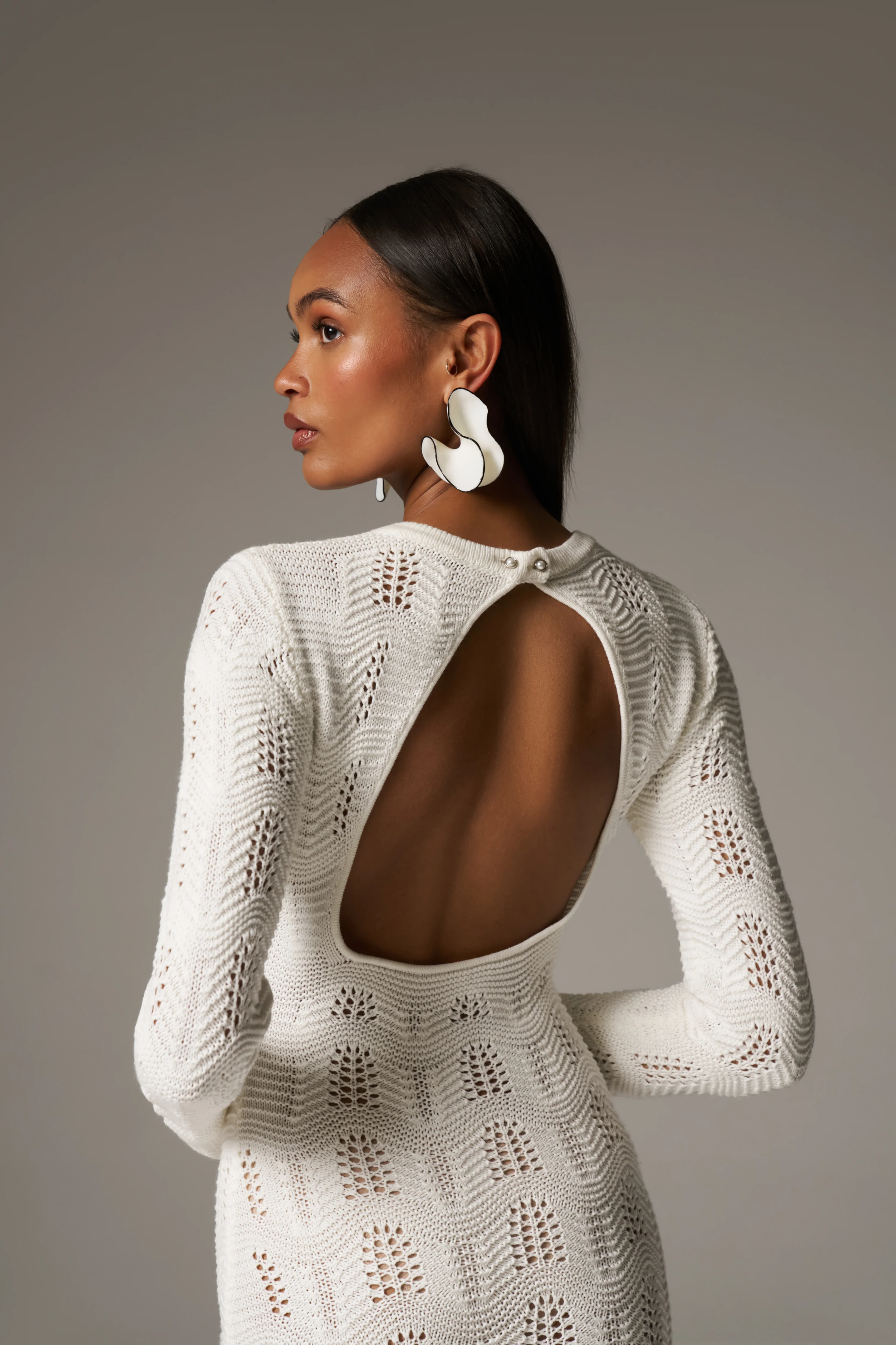 SCALLOP EDGE KNITTED MINI DRESS - OFF WHITE - Image 6