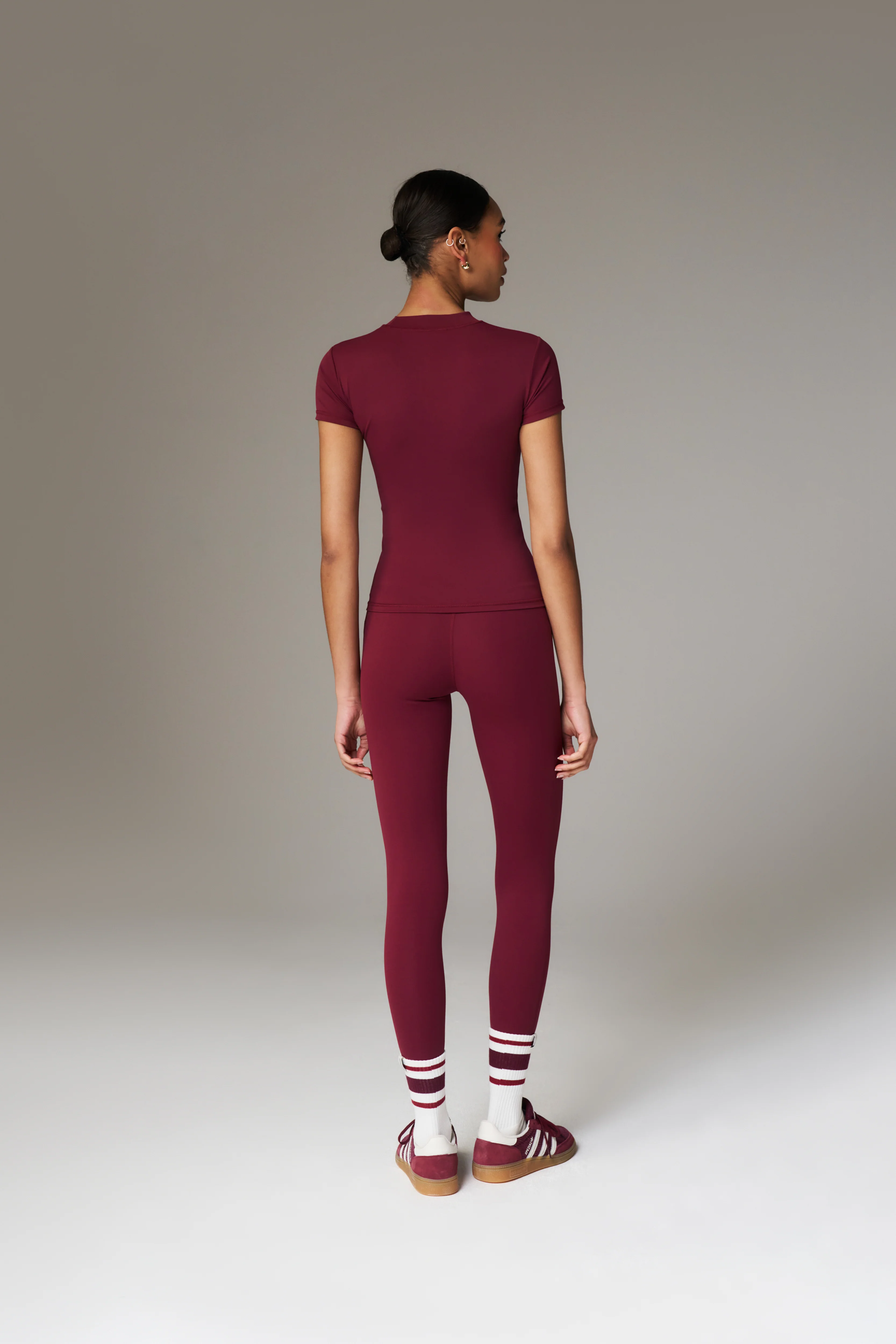 SCULPTING STRETCH EMBLEM BABY TEE - BURGUNDY - Image 6