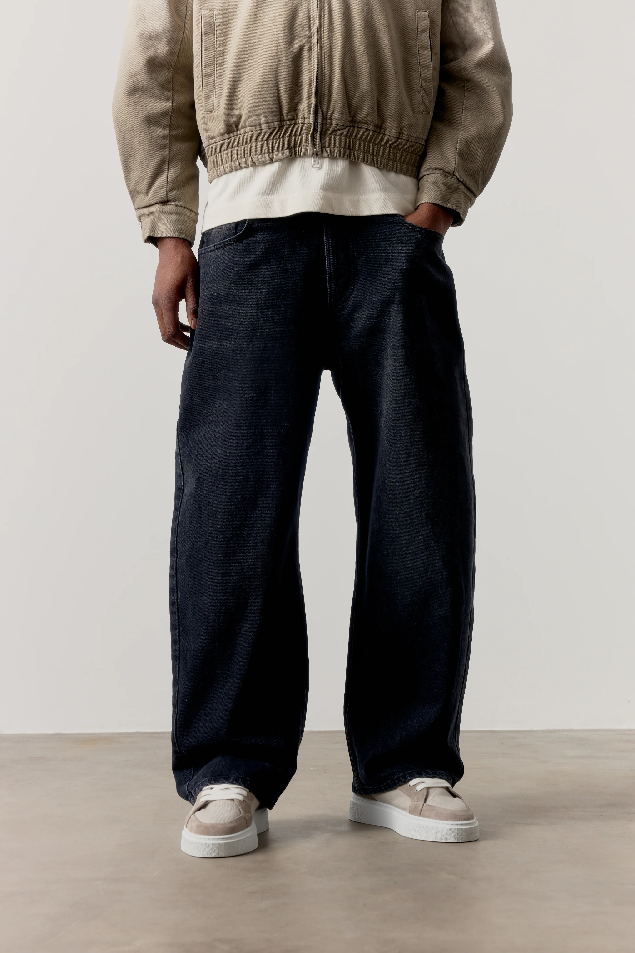 SKATER JEANS - WASHED BLACK - Image 2