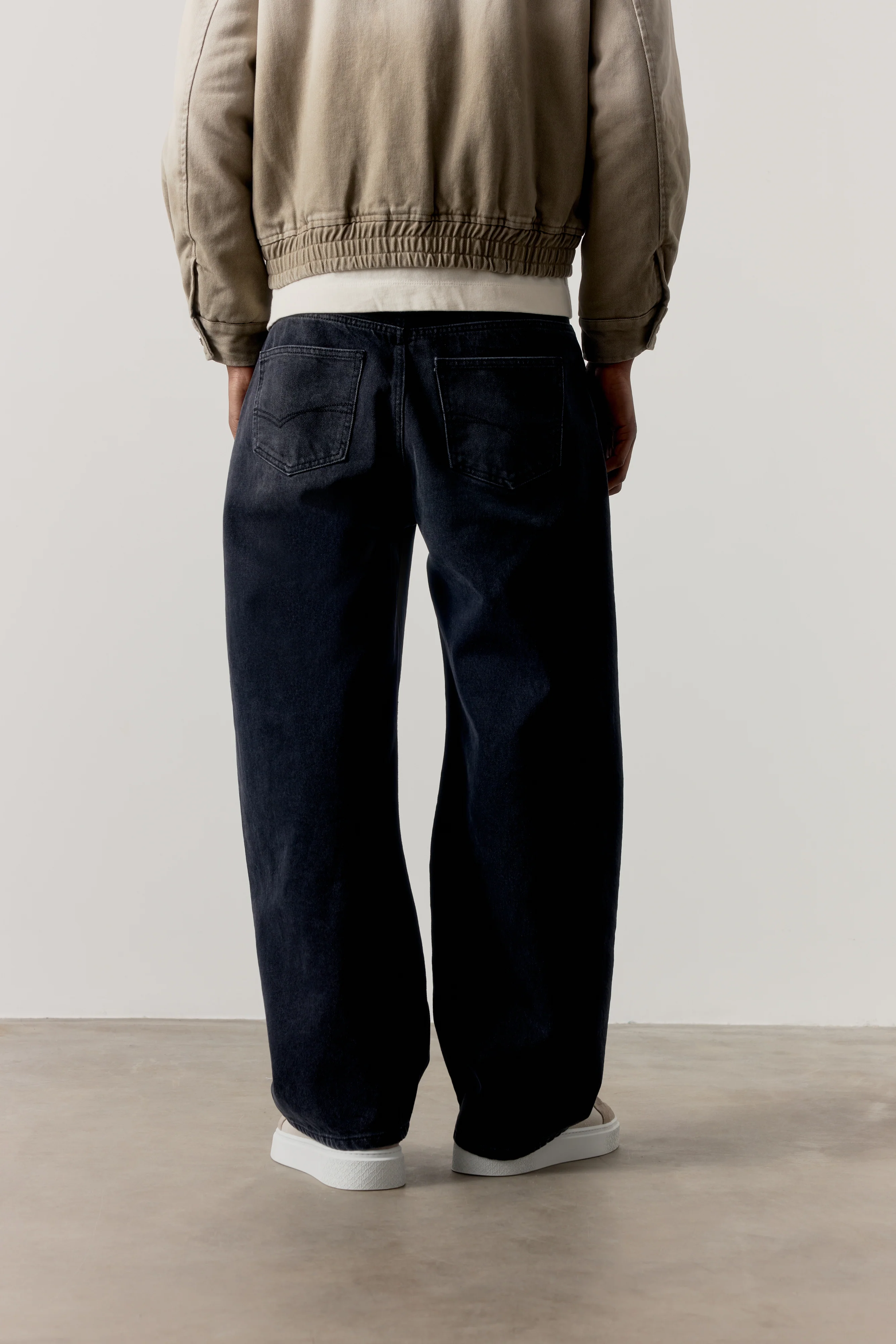 SKATER JEANS - WASHED BLACK - Image 6