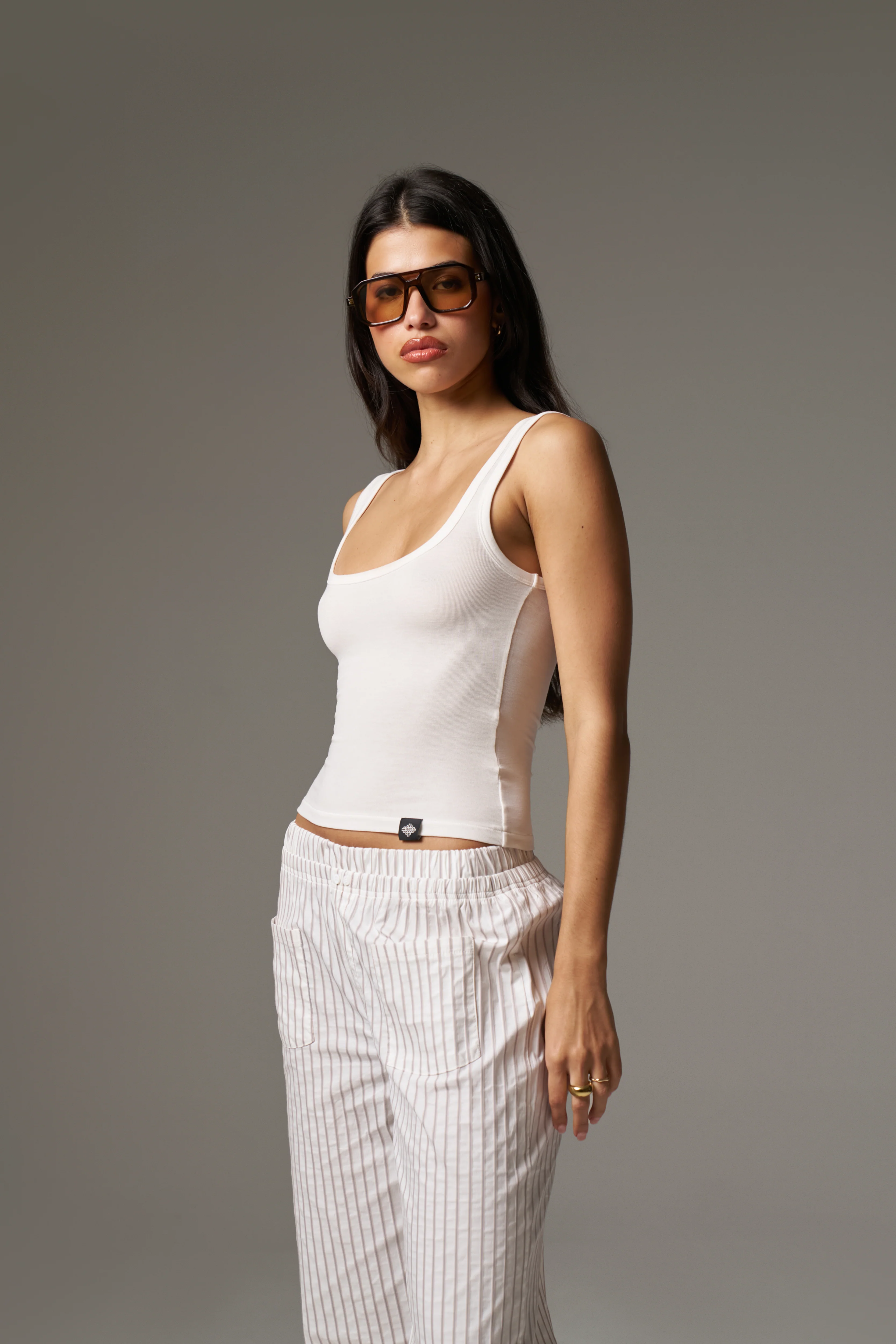 SLUB EMBLEM LABEL VEST TOP - WHITE - Image 4