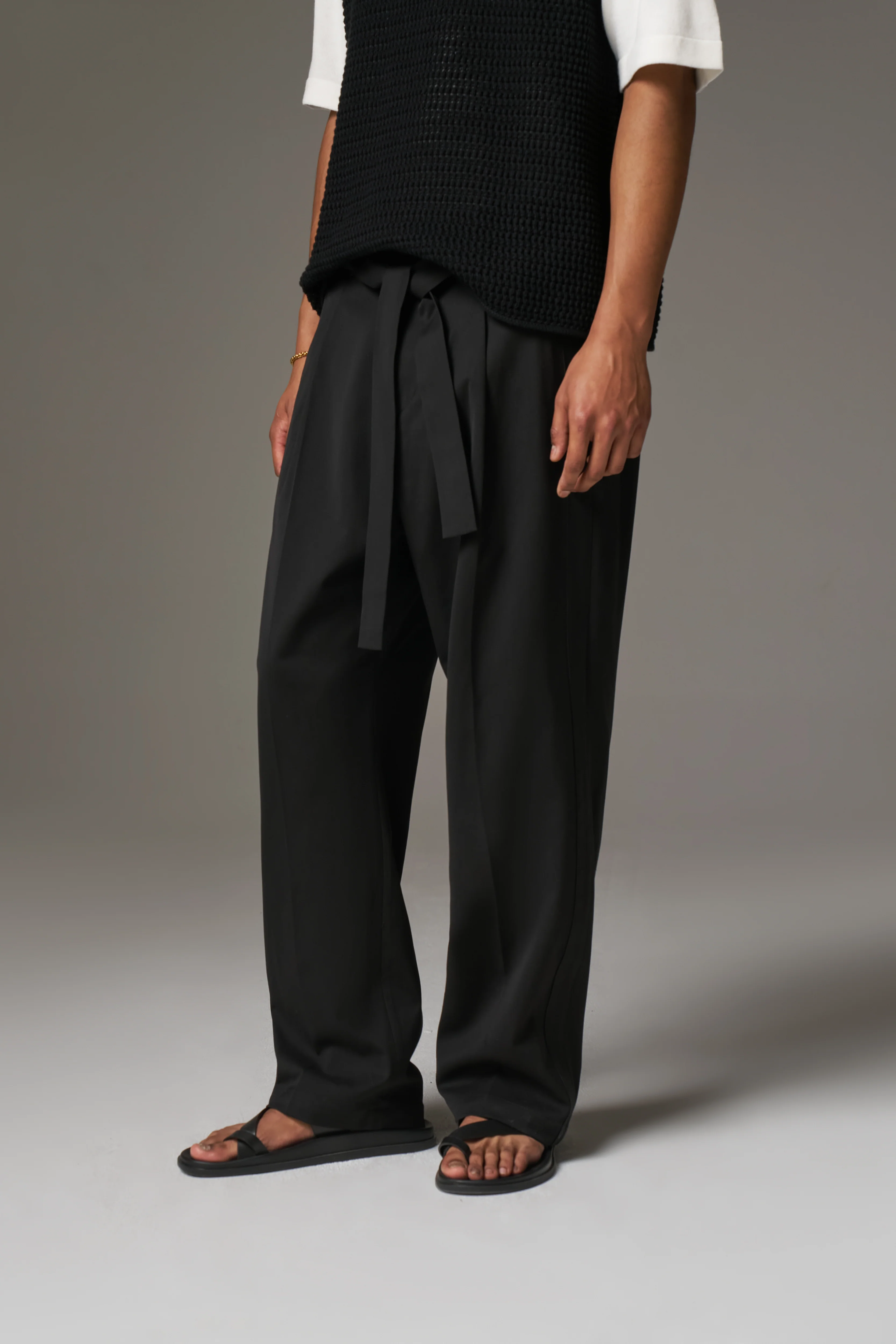 SMART TIE BELTED TROUSERS - BLACK - Image 5