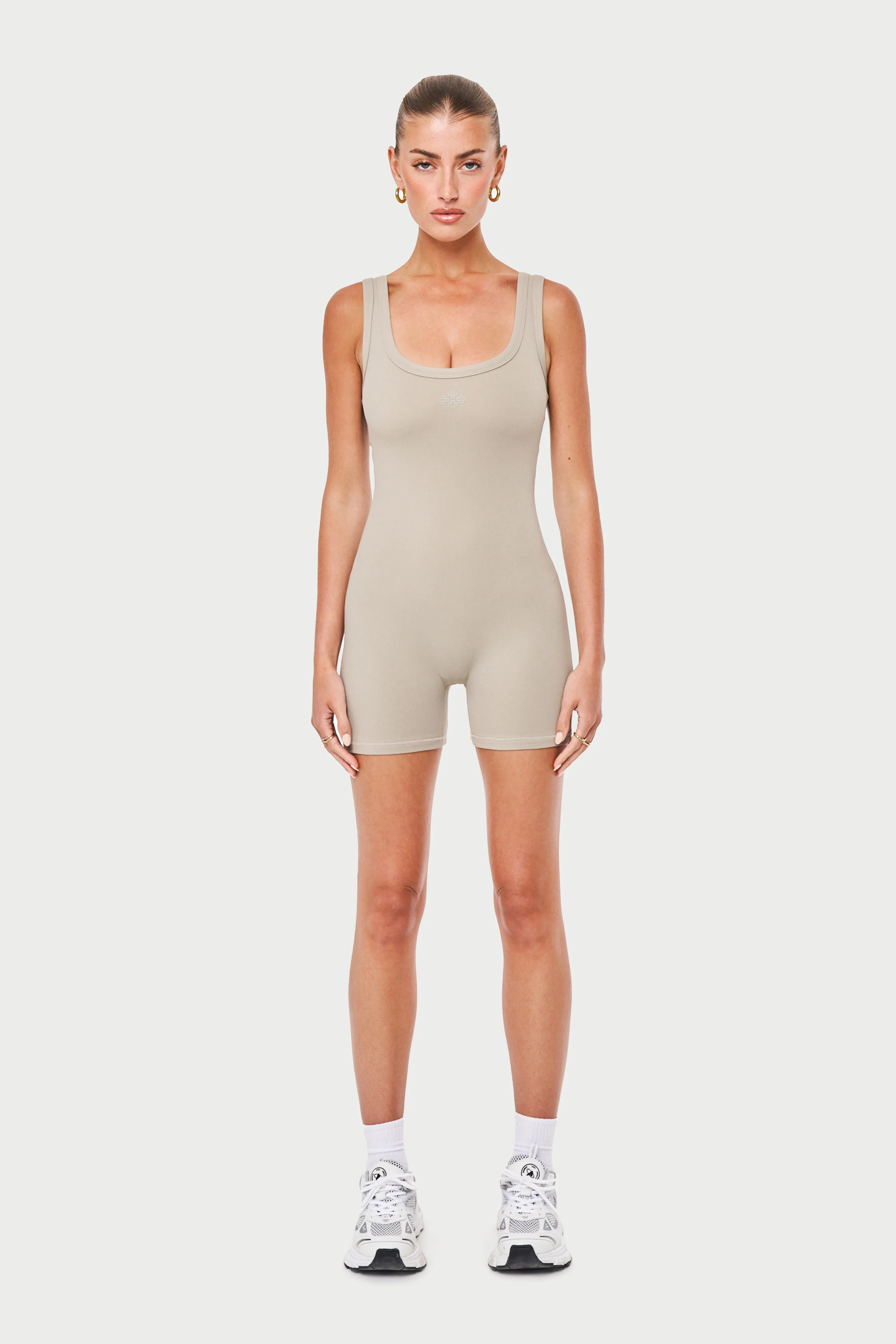 SCULPTING STRETCH EMBLEM UNITARD - BEIGE - Image 3