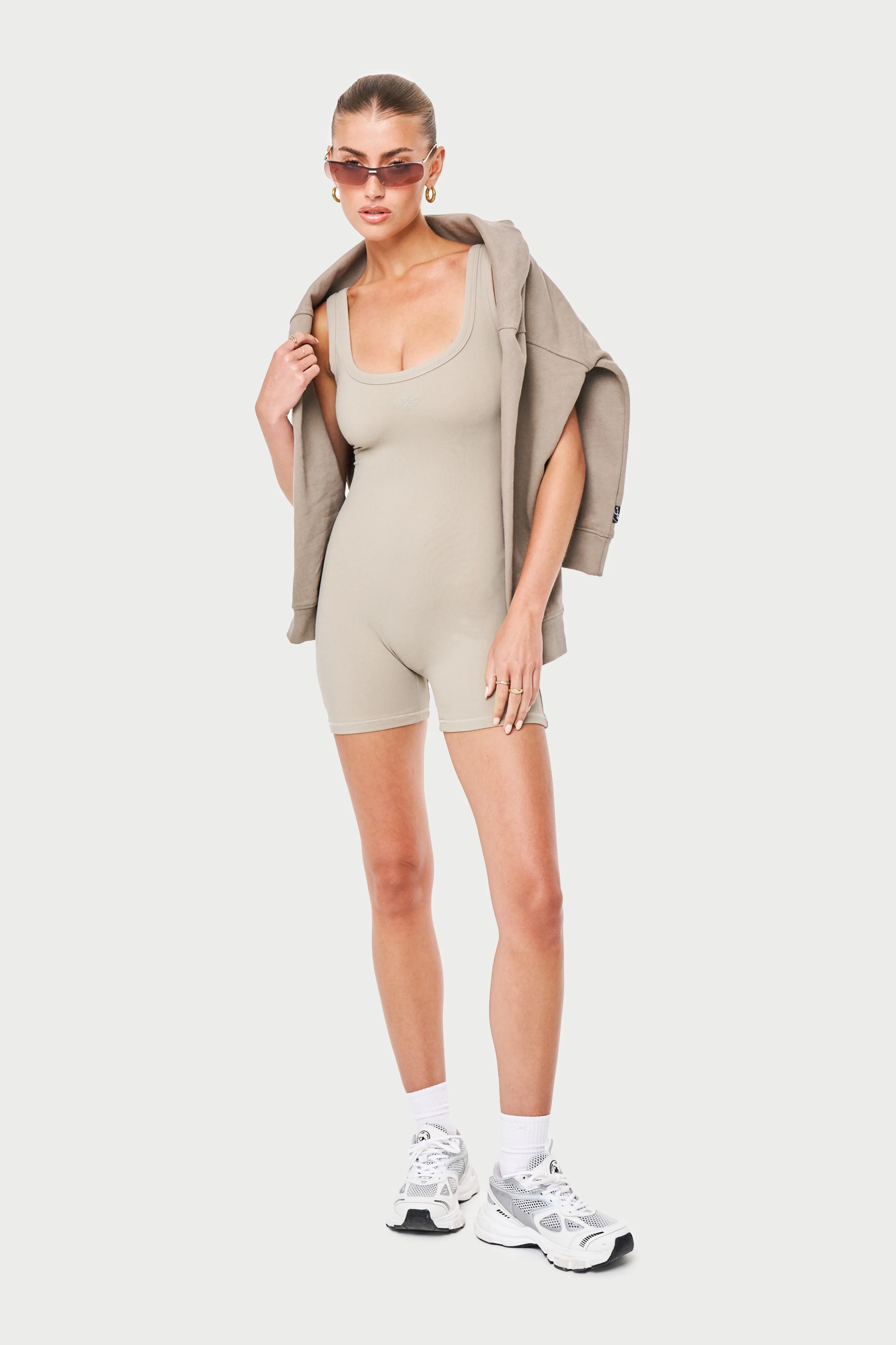 SCULPTING STRETCH EMBLEM UNITARD - BEIGE - Image 7
