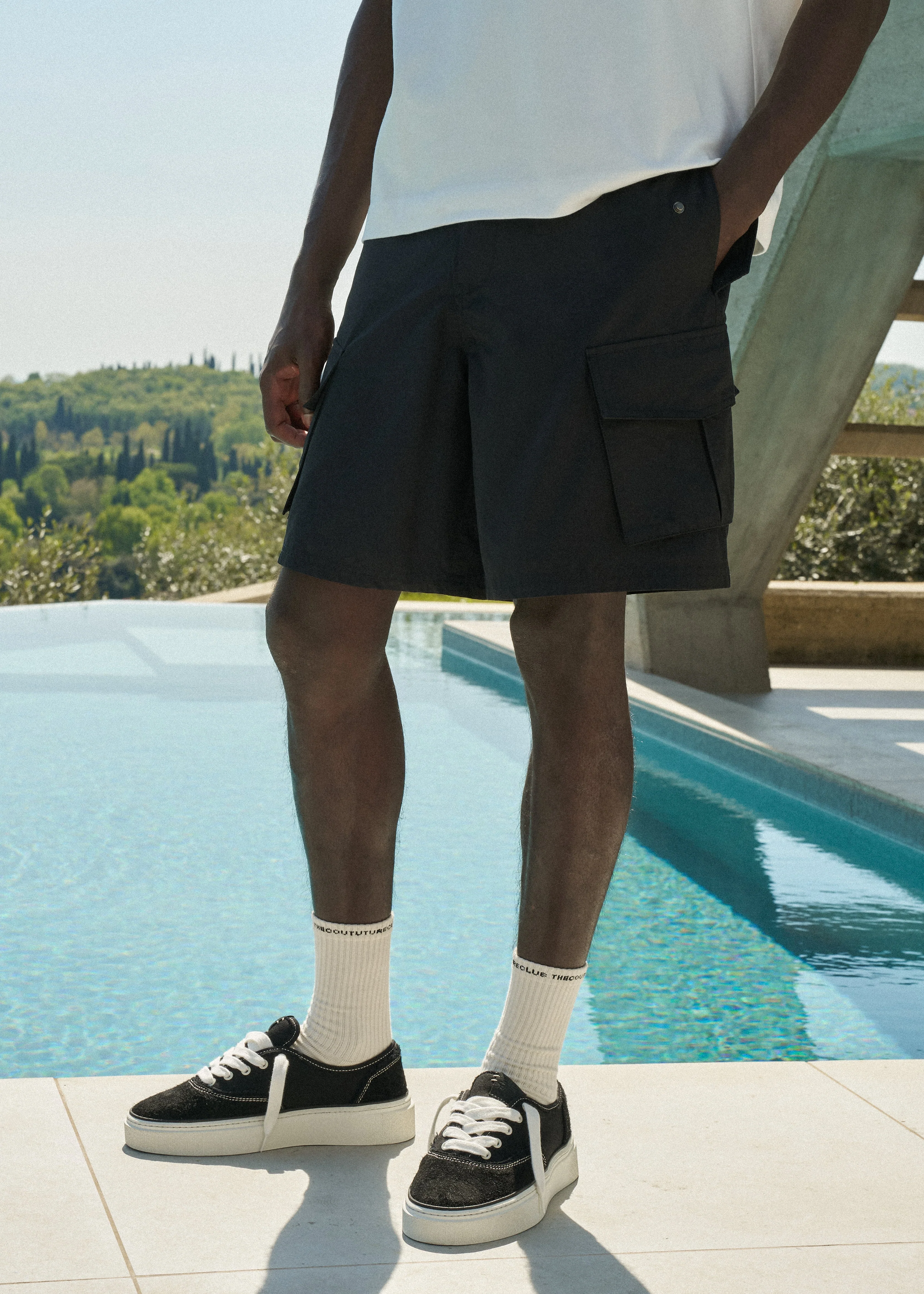 TECHNICAL CARGO SHORTS - BLACK - Image 2