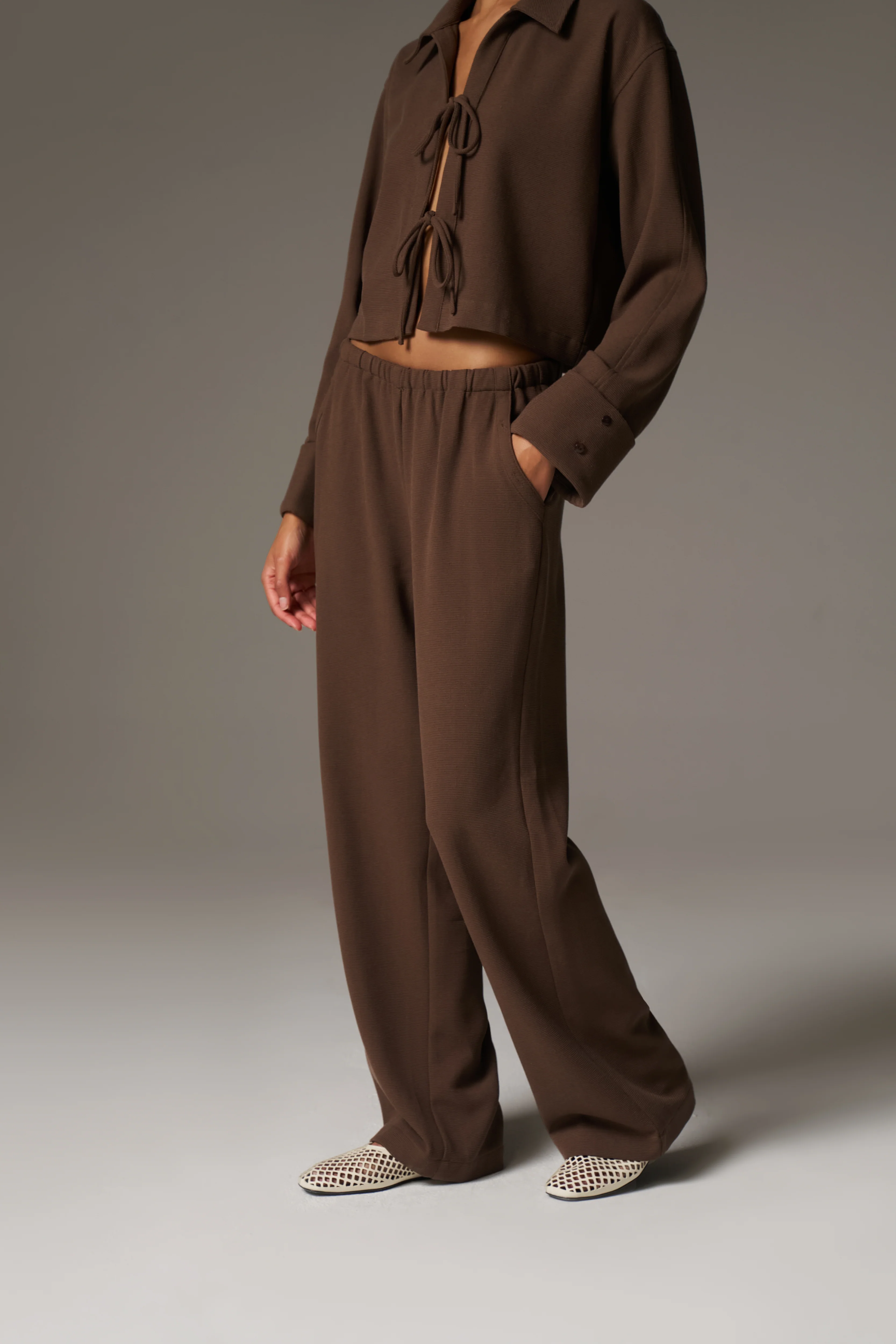 TEXTURED LINEN BUTTON DETAIL TROUSER - BROWN - Image 8