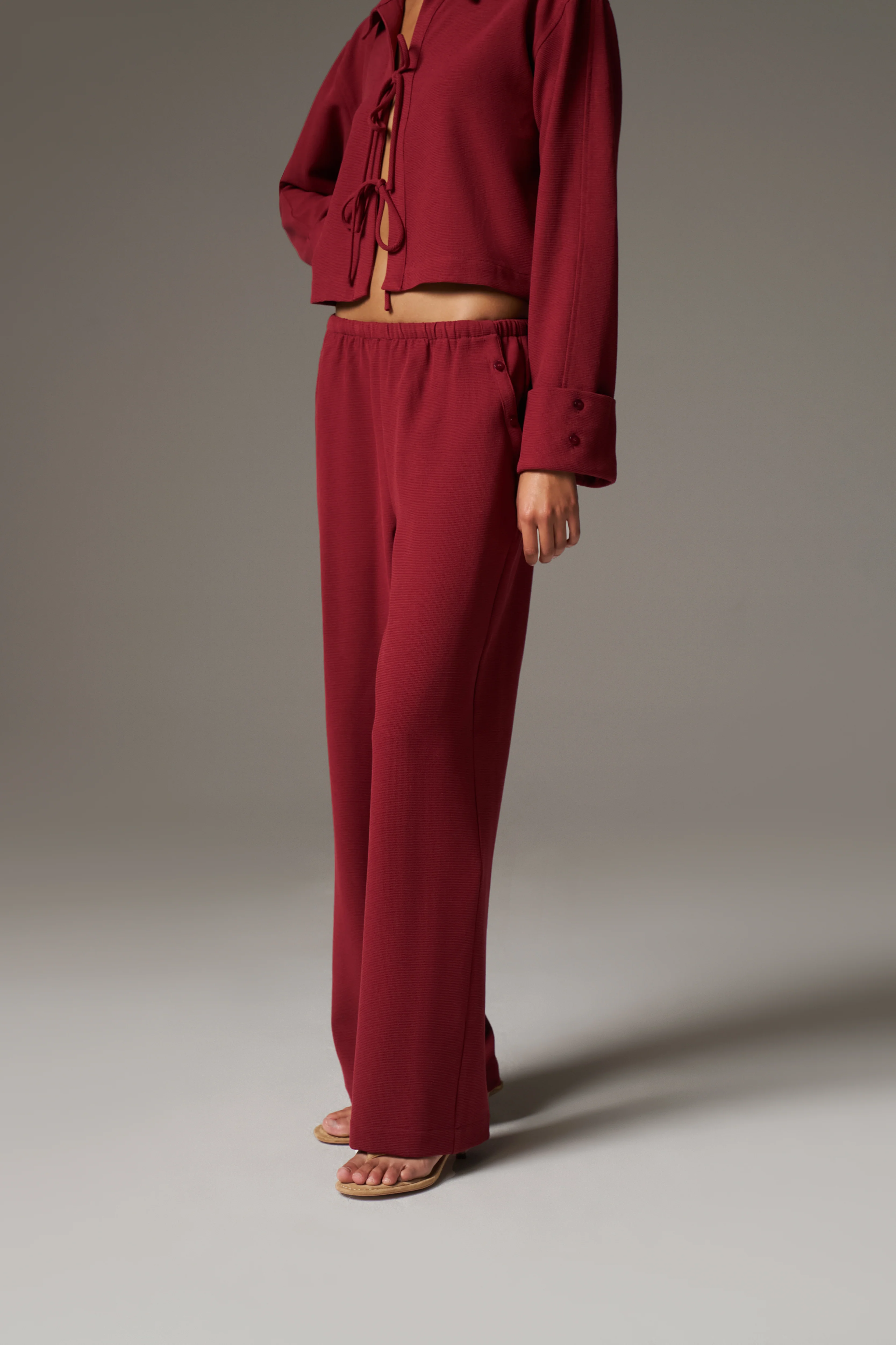 TEXTURED LINEN BUTTON DETAIL TROUSER - BURGUNDY - Image 7