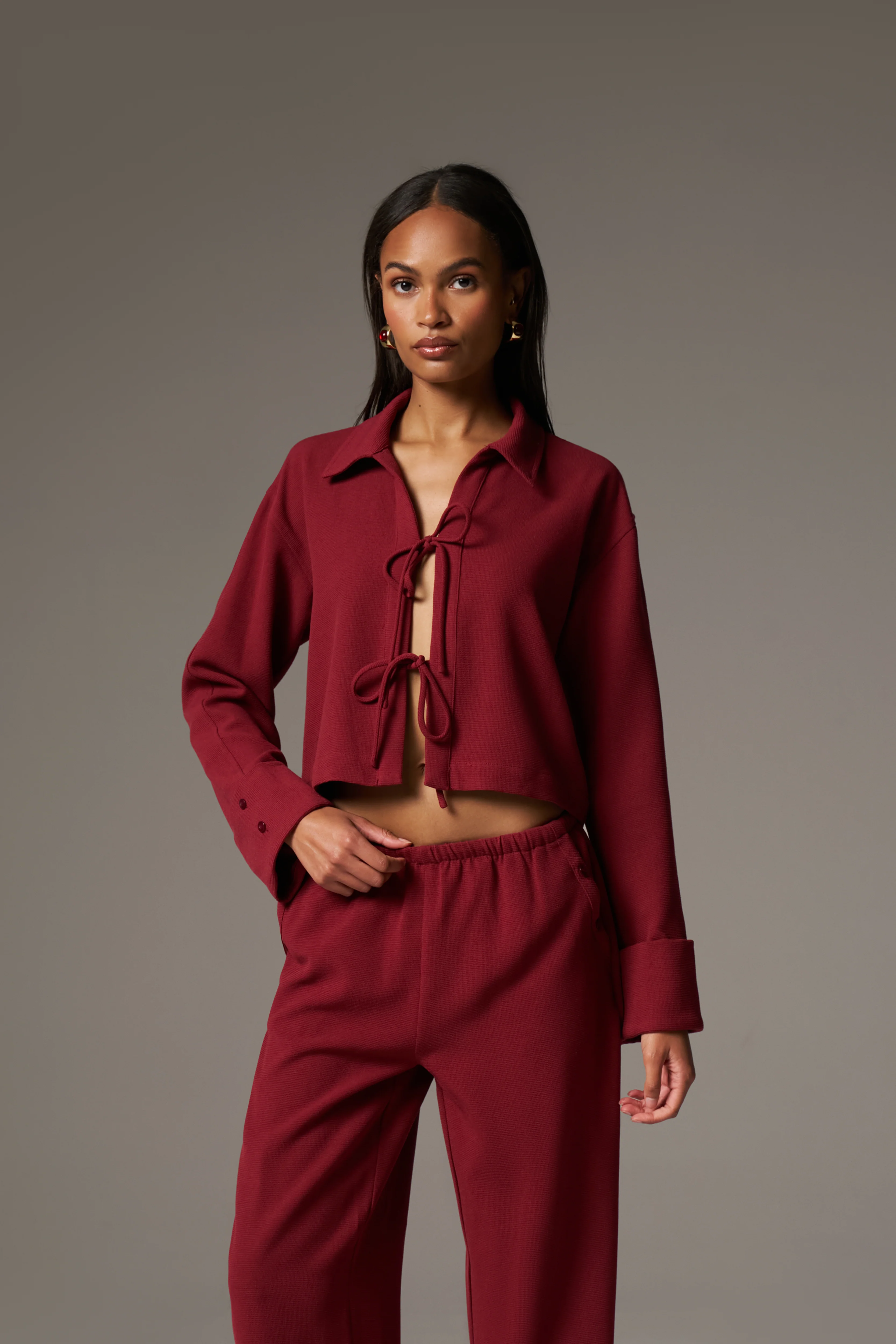 TEXTURED LINEN TIE FRONT SHIRT - BURGUNDY - Image 2