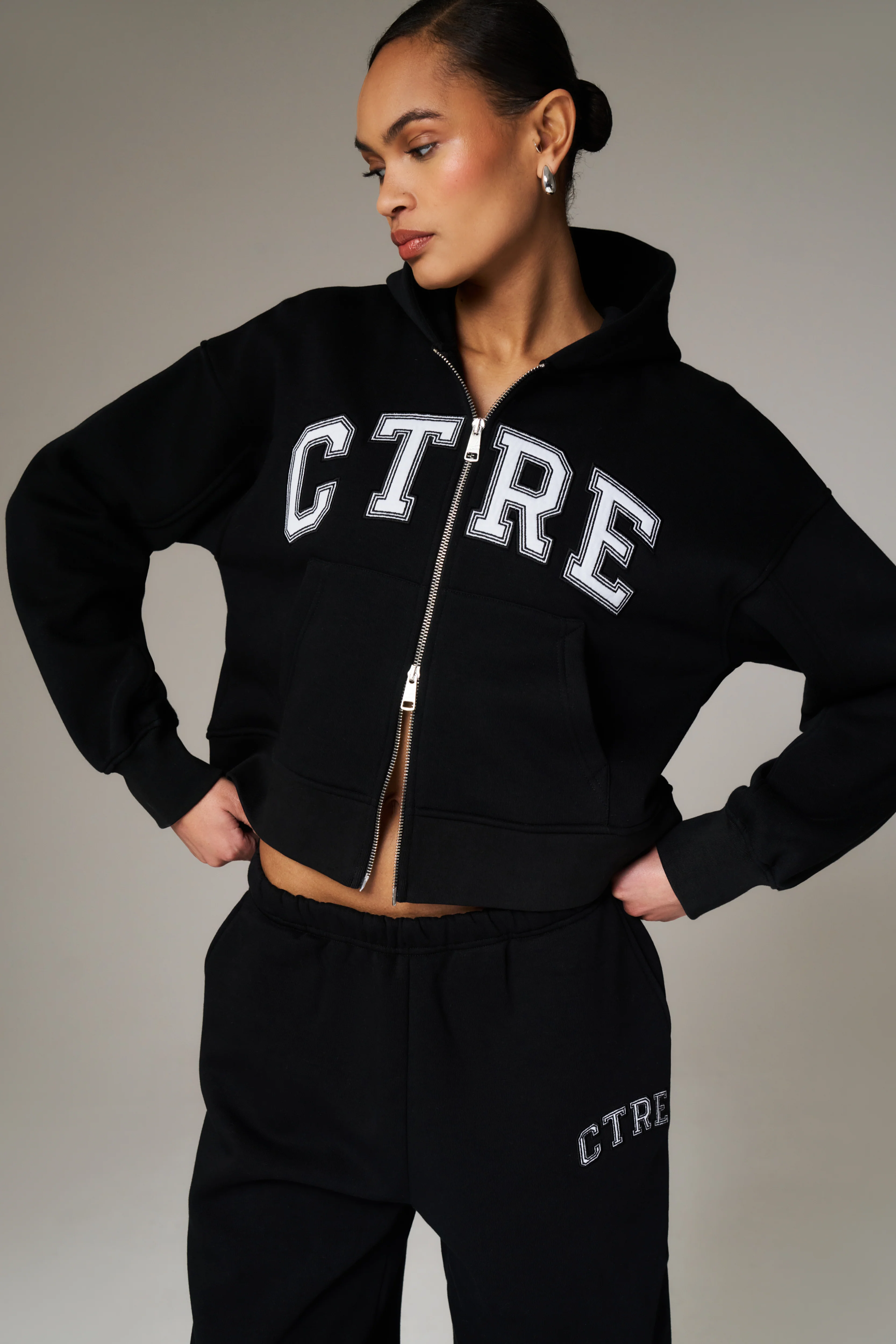 CTRE CROPPED ZIP THROUGH HOODIE - BLACK - Image 4